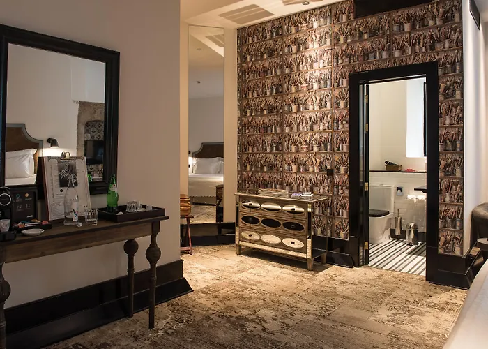 Almalusa Baixa/chiado Pensión 4*