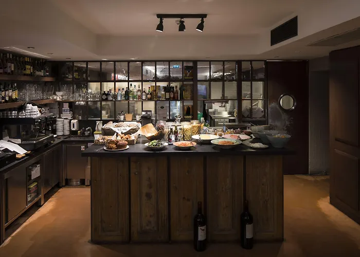 Pensión Almalusa Baixa/chiado 4*