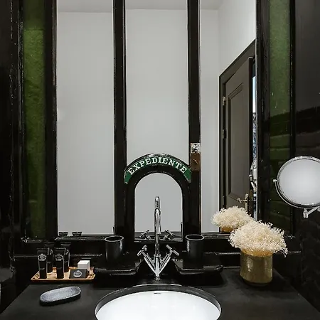 Guest house Almalusa Baixa Chiado Lisbon